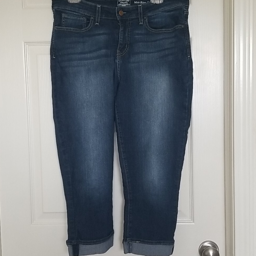 Plus Levi's Capris